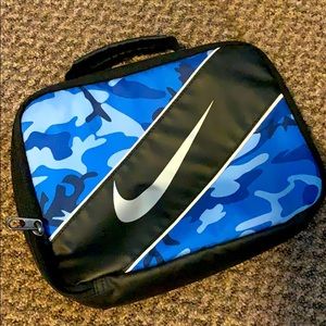 Nike Camo Lunchbox